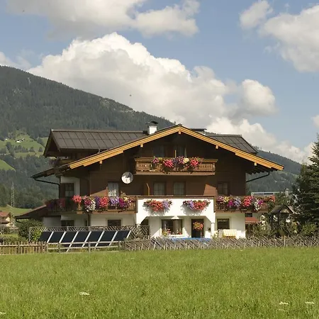 Haus Amadeo Guest house 4*