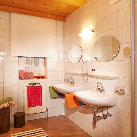 Haus Amadeo 4*